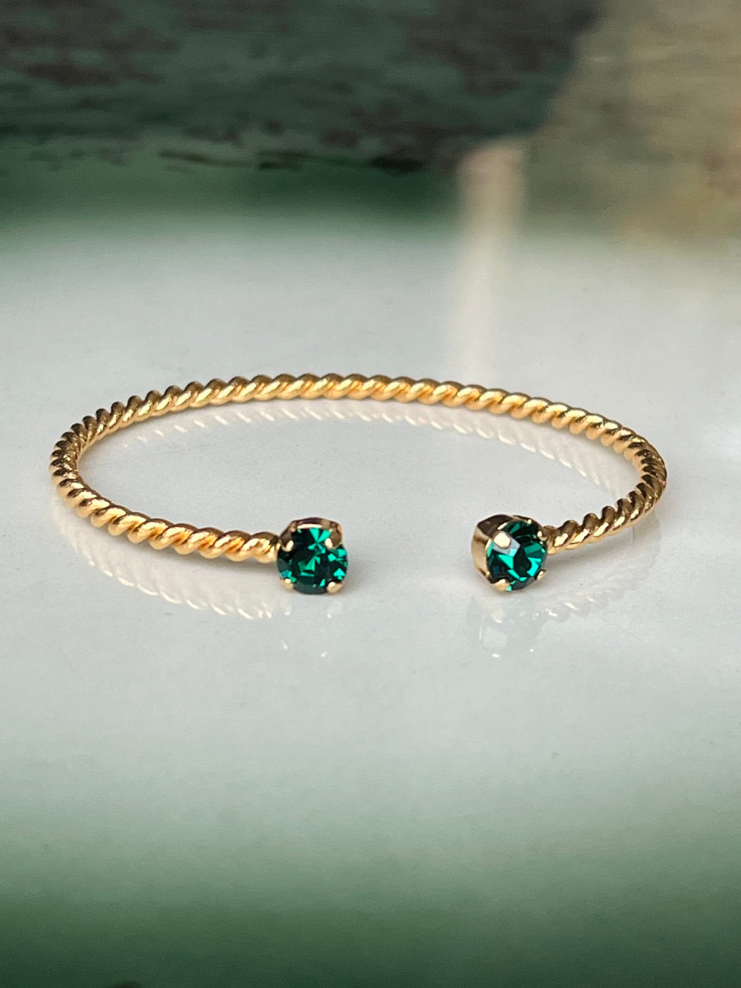 Caroline Svedbom armbånd Mini twisted bracelet - emerald