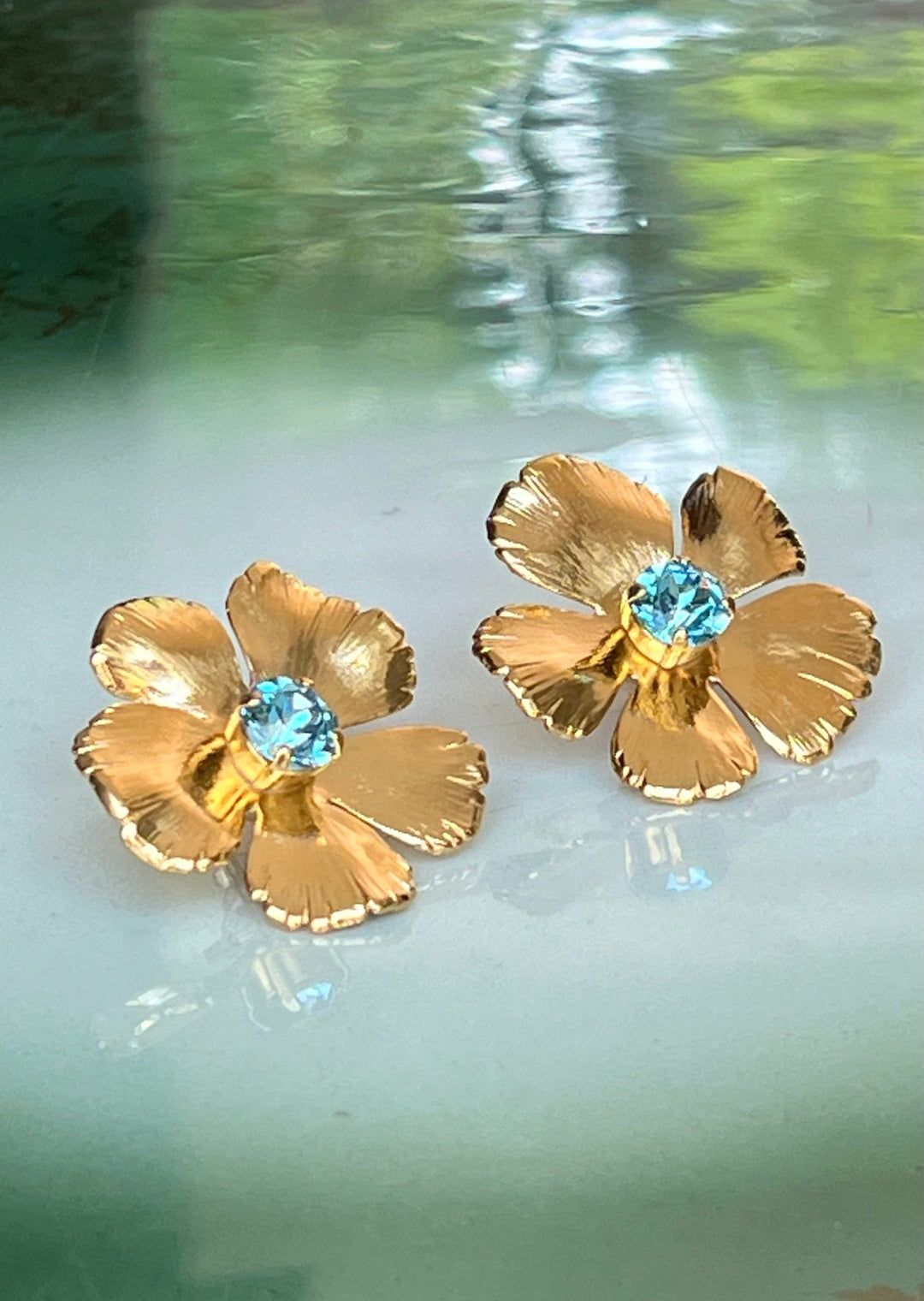 Caroline Svedbom øredobber Anemone earrings - aquamarine