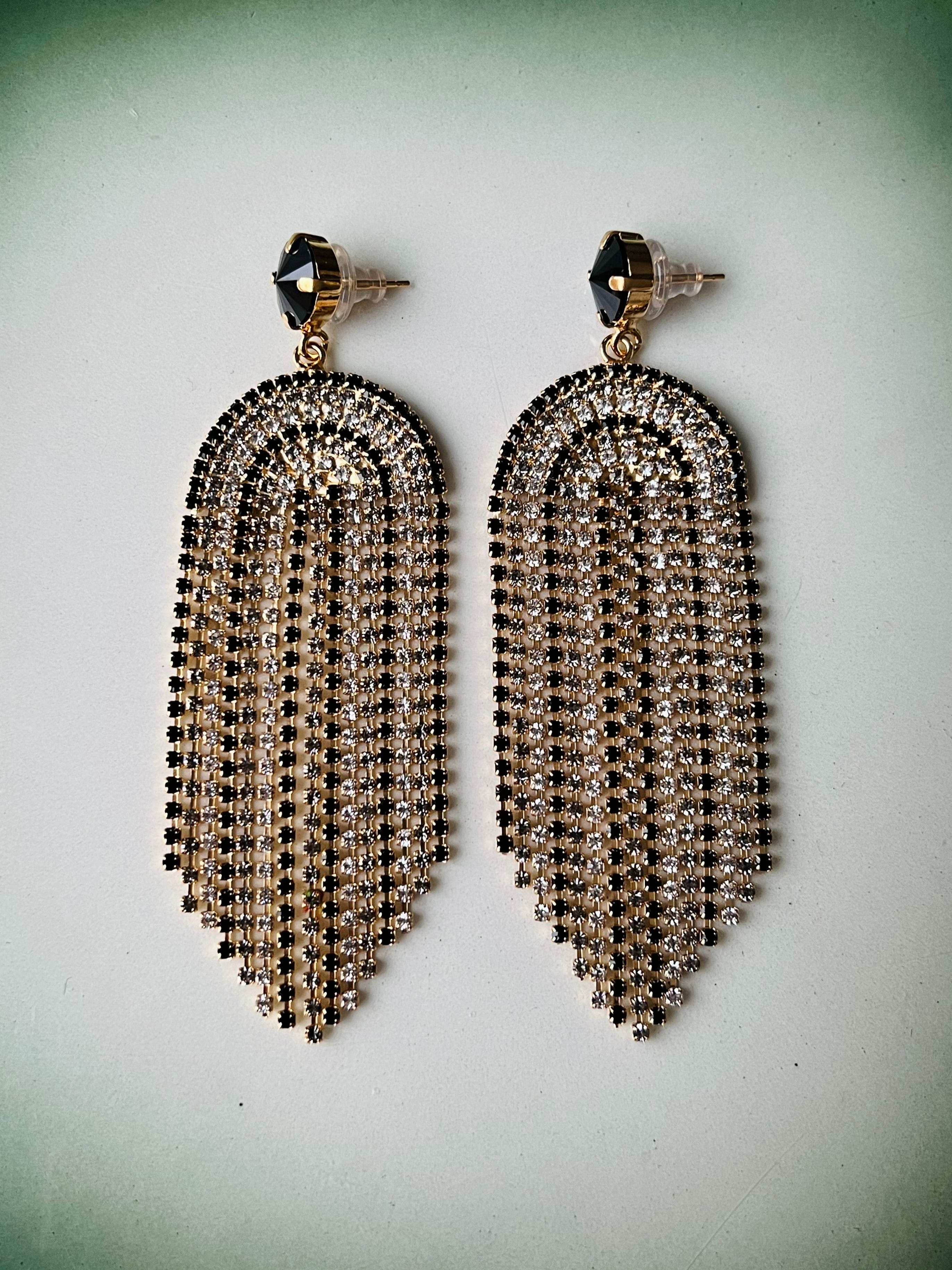 Caroline Svedbom øredobber Melinda earrings - black combo