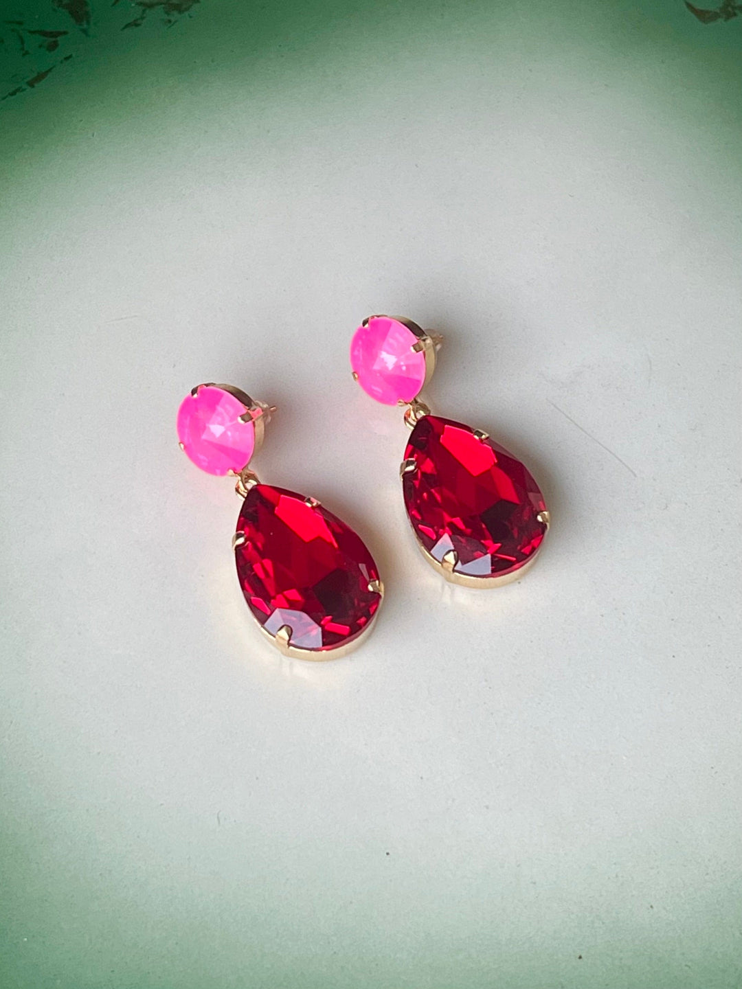 Caroline Svedbom øredobber Perfect drop earrings - siam/electric pink delite