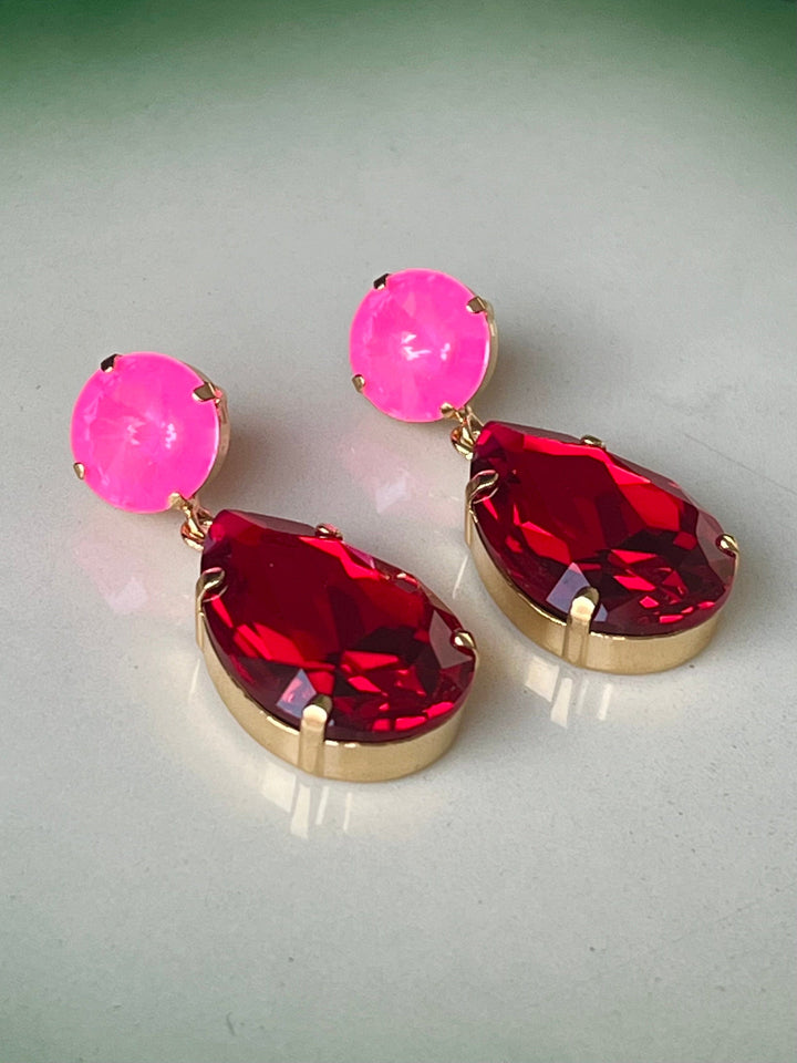 Caroline Svedbom øredobber Perfect drop earrings - siam/electric pink delite