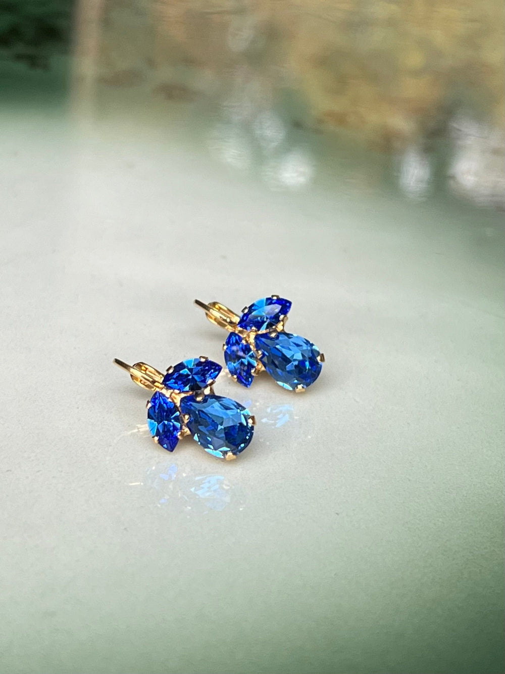 Caroline Svedbom øredobber Petite Timo earrings - lapis/sapphire