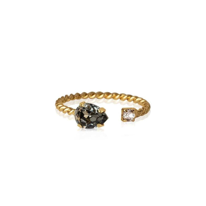 Caroline Svedbom ringer Nani ring - black diamond